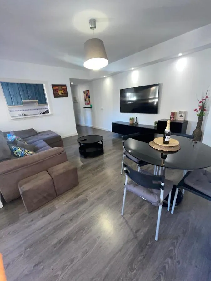 2 Bedroom Apartment Benalmádena 0*,  Spanje