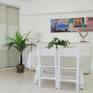https://benalbeach-luxury-collection-terrace-with-sea-views-pool.1costadelsol.com